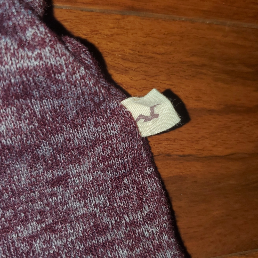 HOLLISTER top - Picture 3 of 4